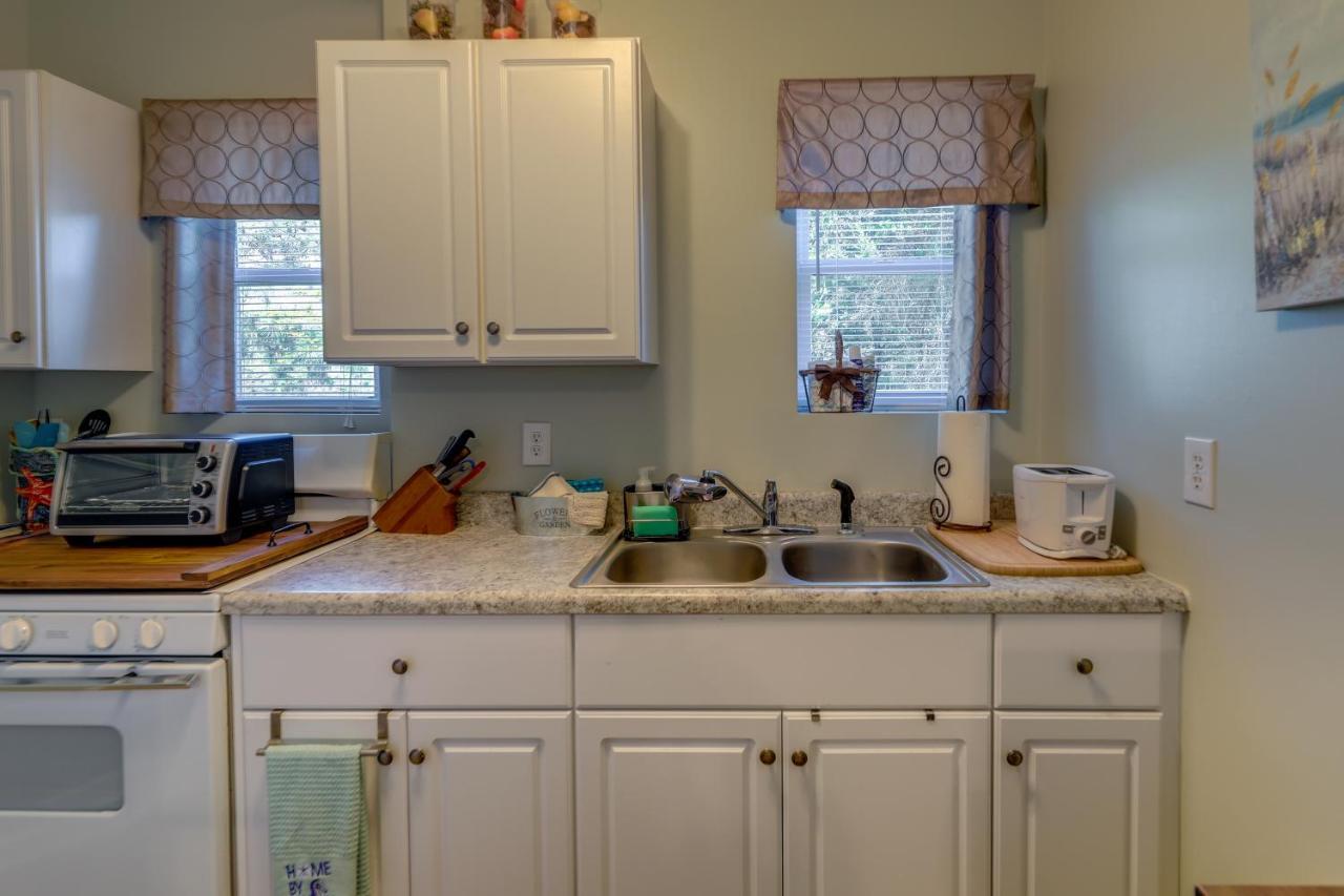 Sneads Ferry Vacation Rental Studio With Water Views Eksteriør billede