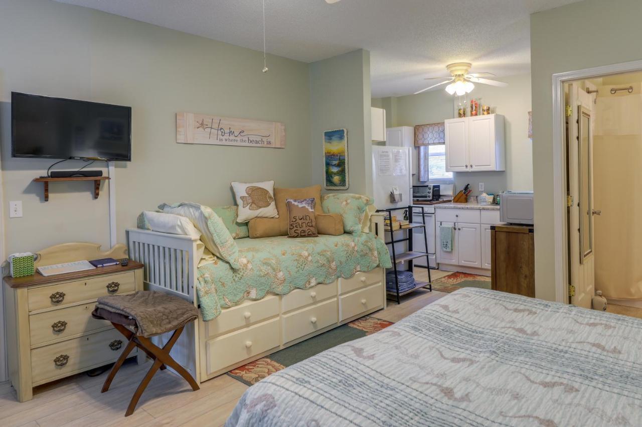 Sneads Ferry Vacation Rental Studio With Water Views Eksteriør billede